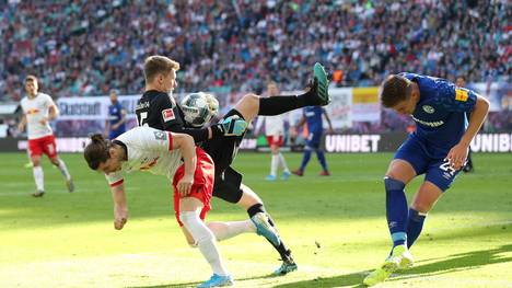 Alexander Nübel leistete sich gegen RB Leipzig einen Patzer