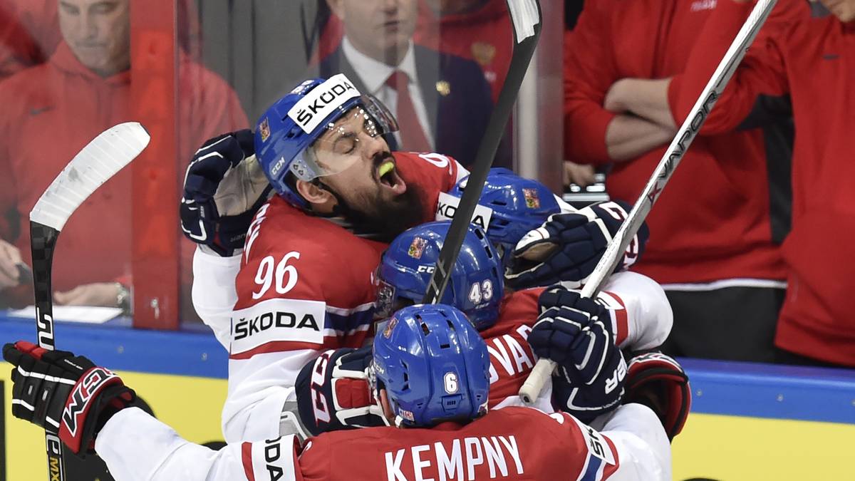 In dem Ost-Duell zwischen Russland und Tschechien steckt natürlich immer besondere Brisanz. Dementsprechend groß ist die Freude der Tschechen nach dem Führungstreffer