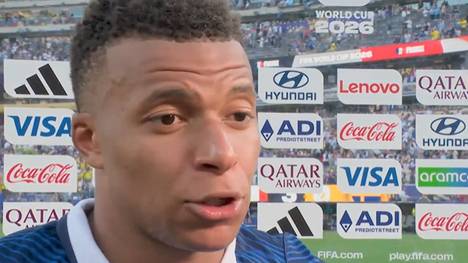 Superstar Kylian Mbappé spricht nach Frankreichs Achtelfinaleinzug über seinen emotionalen Jubel mit Didier Deschamps und macht zudem deutlich, dass Frankreich noch mehr im Köcher hat. 