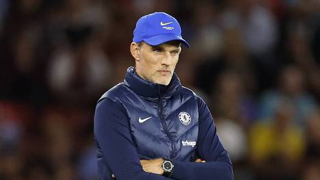 Der FC Chelsea befindet sich in einer sportlichen Talfahrt - lediglich auf Platz zehn stehen die Blues aktuell. Jetzt fordern die Fans lautstark die Rückkehr des Erfolgstrainers Thomas Tuchel. 