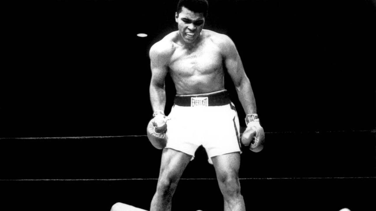 Das Bild, das um die Welt ging: Cassius Clay demütigt Sonny Liston