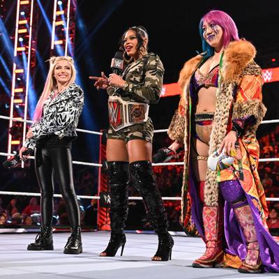 Bei WWE Monday Night RAW wird Zeit und Ort der letzten Offenbarung für die „War Games“ verkündet - das Comeback eines Topstars deutet sich an.