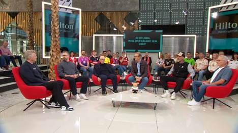 Karim Adeyemi sorgte mit seinem Jubel vor den Stuttgarter Anhängern für große Aufregung. Die Doppelpass-Runde reagiert darauf und diskutiert die Fanausschreitungen im Topspiel des 28. Bundesliga-Spieltags.