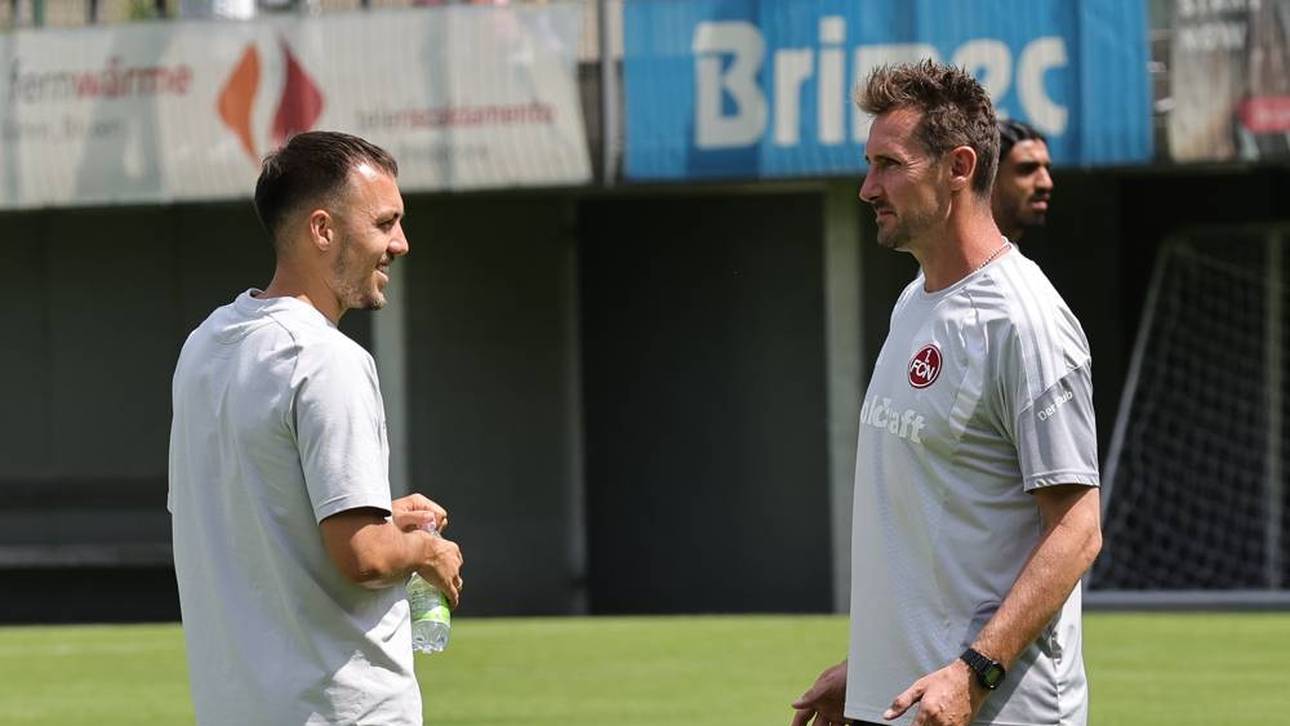 Julian Justvan und Coach Miroslav Klose 