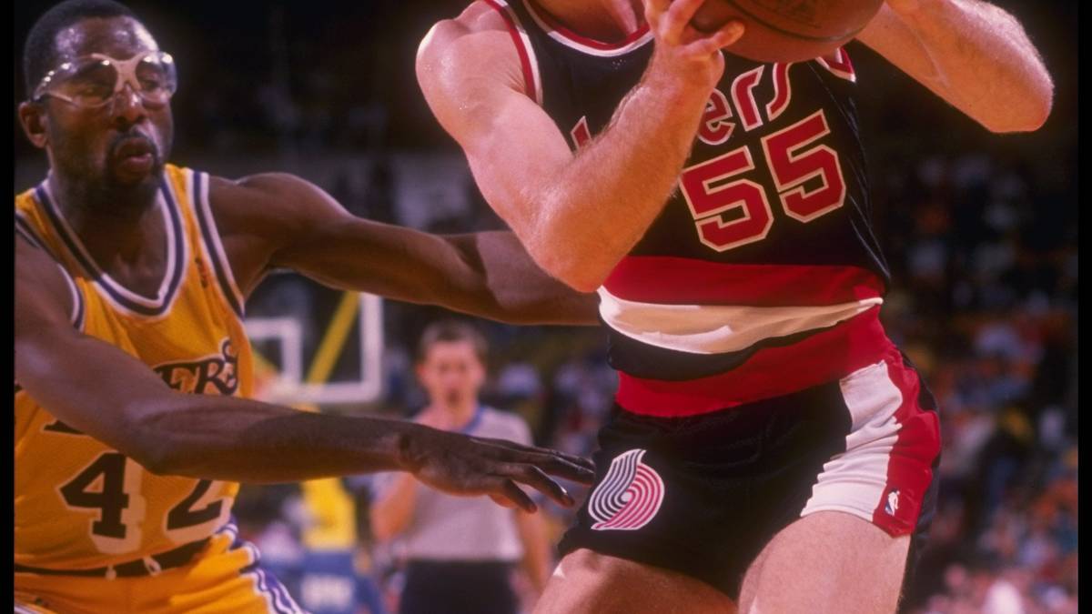 Den Rekord hielt bisher Kiki Vandeweghe mit 47 Punkten im Jahre 1984. Auch bei den Nets war es eine besondere Bestmarke: Das bis dato stärkste Debüt hatte D'Angelo Russell im Oktober 2017 mit 30 Zählern hingelegt