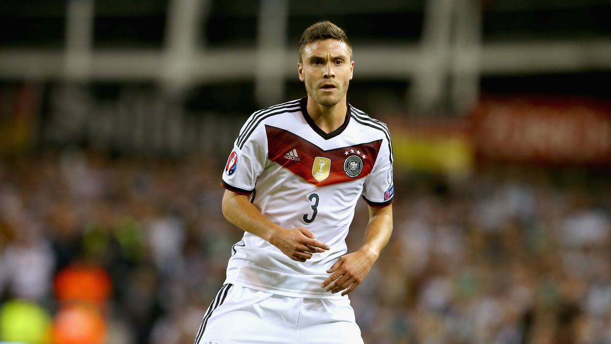 JONAS HECTOR: Der Kölner brachte sich kaum offensiv ein und hatte defensiv ebenso seine Defizite. In der 57. Minute ließ er sich zudem von Kazaishvili austanzen. SPORT1-NOTE: 4