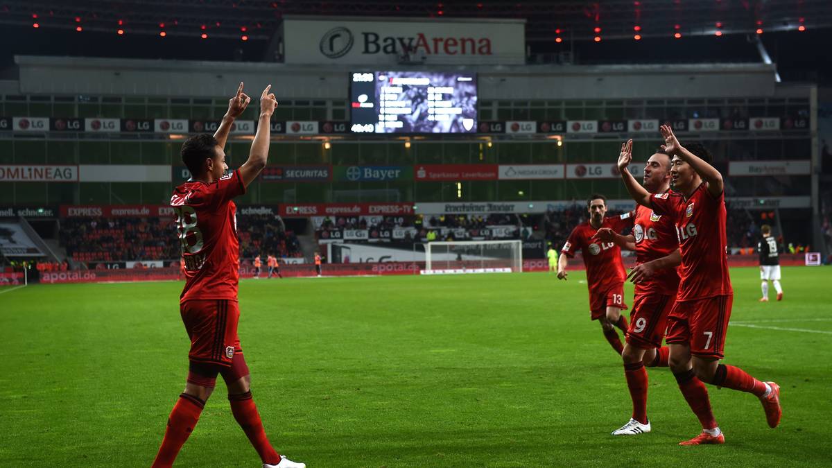 Nach der Pause geht das muntere Toreschießen weiter. Karim Bellarabi erhöht auf 3:0, der VfB wirkt hilflos
