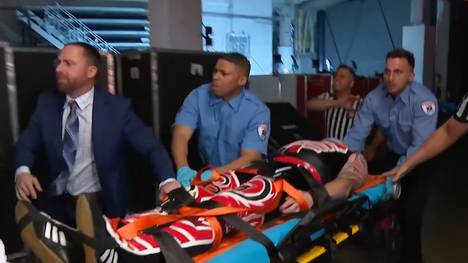 Bei WWE Monday Night RAW führt sich Veer Mahaan mit ungeahnter Wucht neu ein. Gegner Dominik Mysterio wird am Ende in einen Krankenwagen abtransportiert.