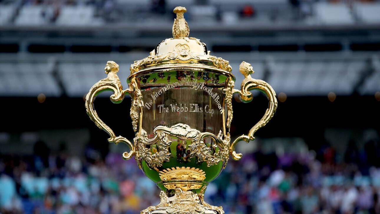 Rugby vs. Football: Die Trophäe der Rugby-Weltmeisterschaften - Die Webb Ellis Trophy.