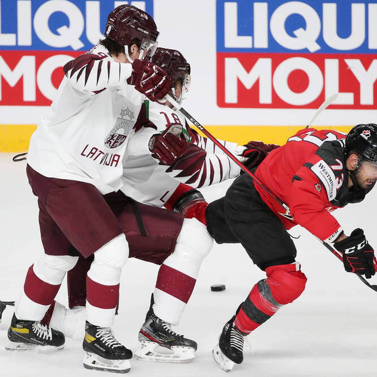 Eishockey Wm Russland Besiegt Tschechien Mit Gluck Lettland Schlagt Kanada