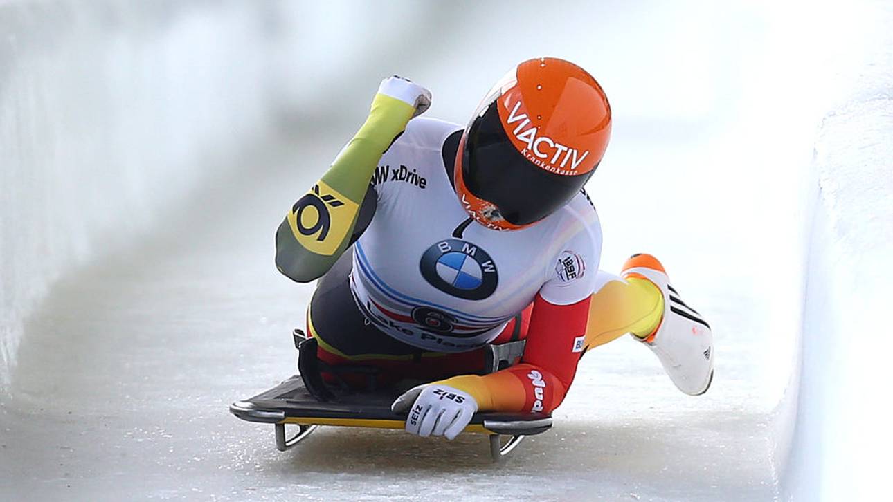 Lölling fährt auf das Podest