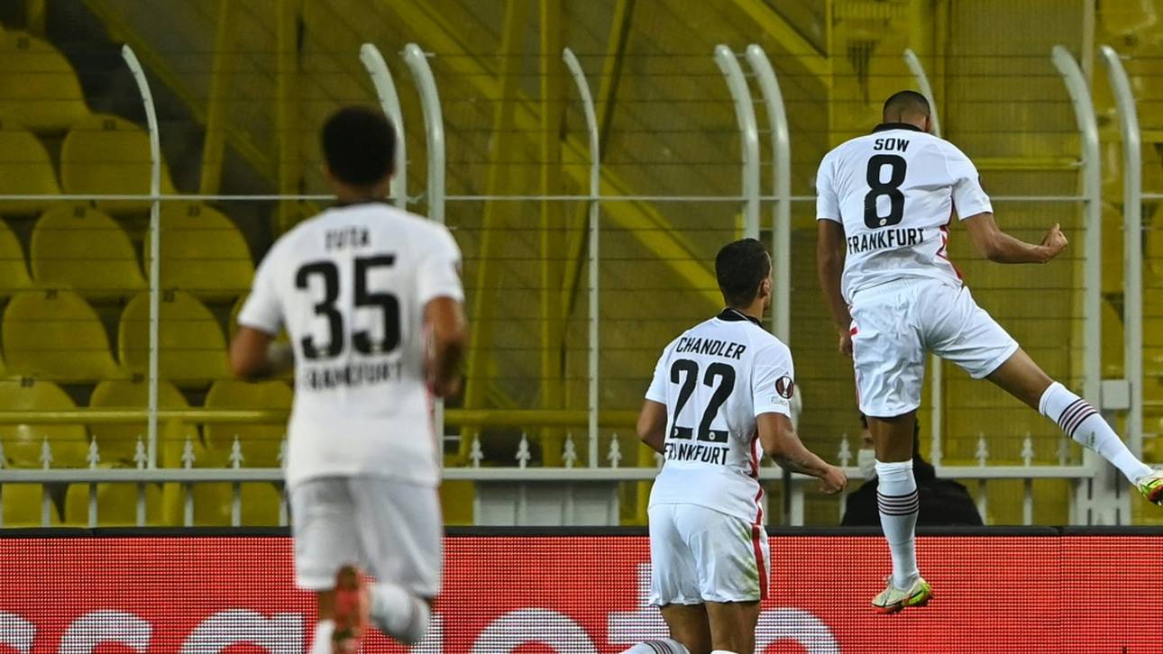 Stolze Frankfurter feiern Gruppensieg: „Fantastische Europa-League-Saison“