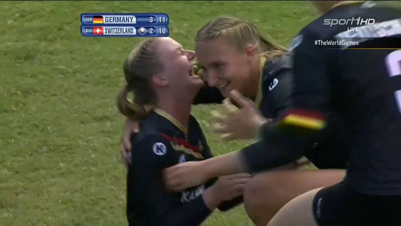 Faustballerinnen schreiben Geschichte