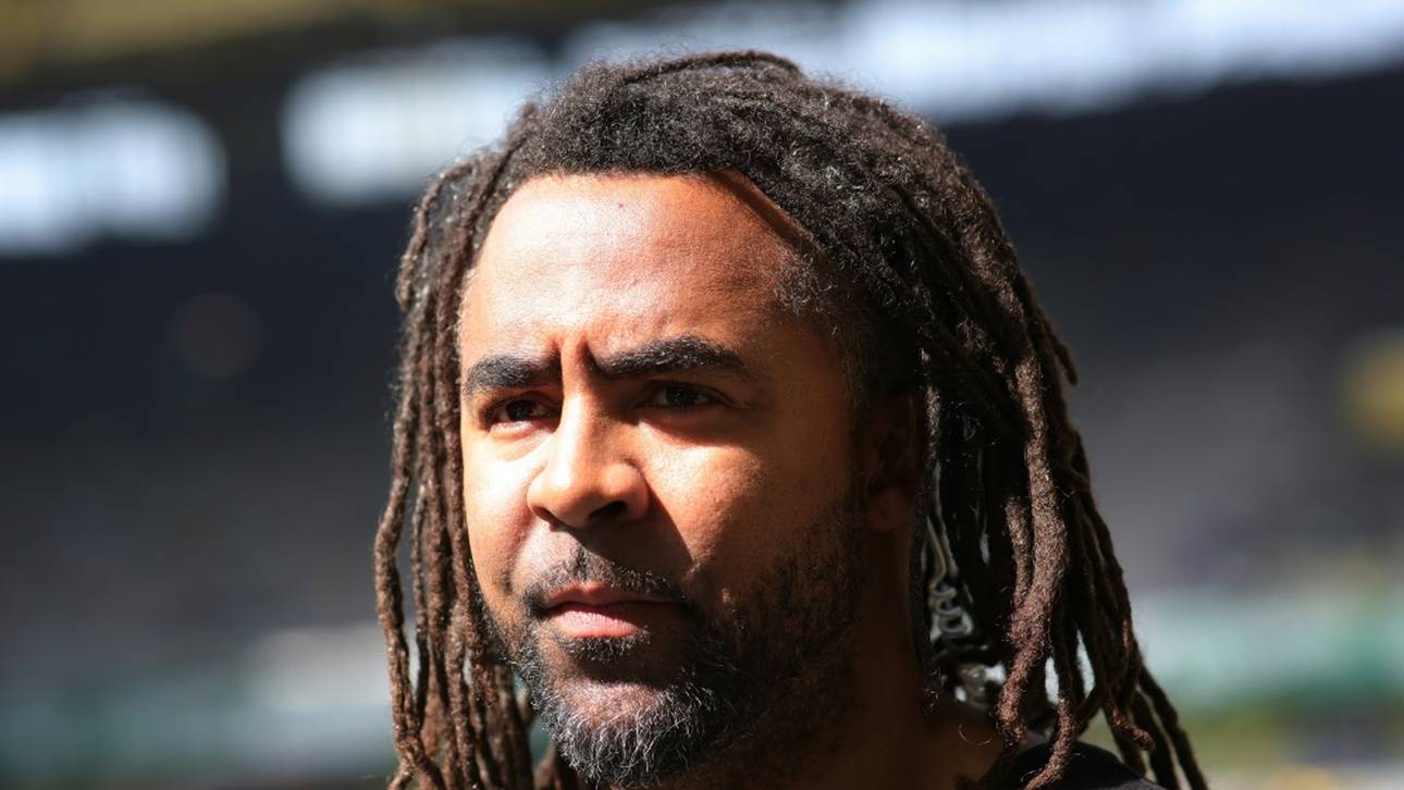 Ex-Profi Owomoyela bringt Podcast an den Start