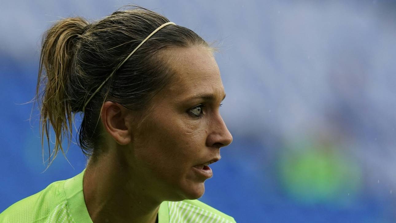 Fußball-Olympiasiegerin Goeßling tritt zurück