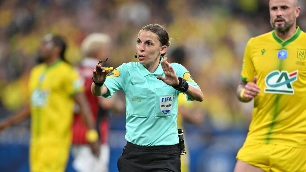 Schiedsrichterin? Das sagt Flick