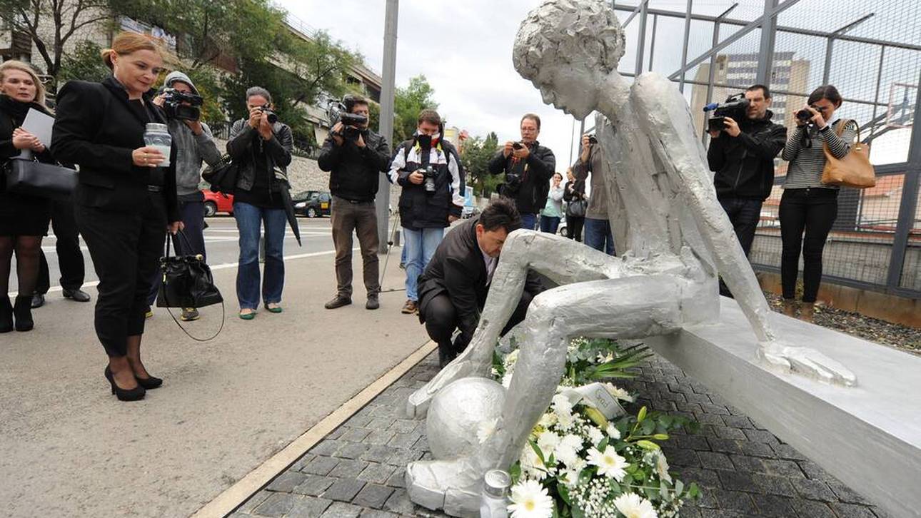 Eine Statue zu Ehren von Drazen Petrovic in seiner Heimatstadt Sibenik