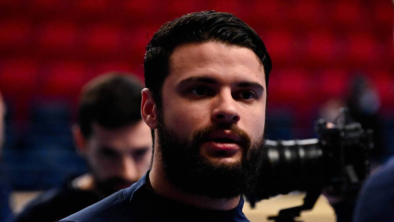 Messer-Attacke! Nationalspieler verletzt