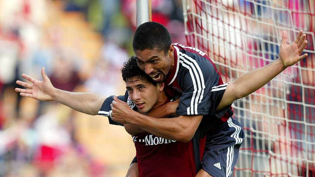 Claudio Pizarro beim Jubeln zusammen mit Giovane Elber