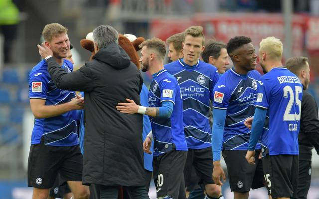 2 Liga Arminia Bielefeld Festigt Tabellenfuhrung Nach Sieg