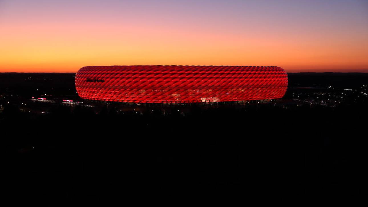 Allianz Arena leuchtet orange
