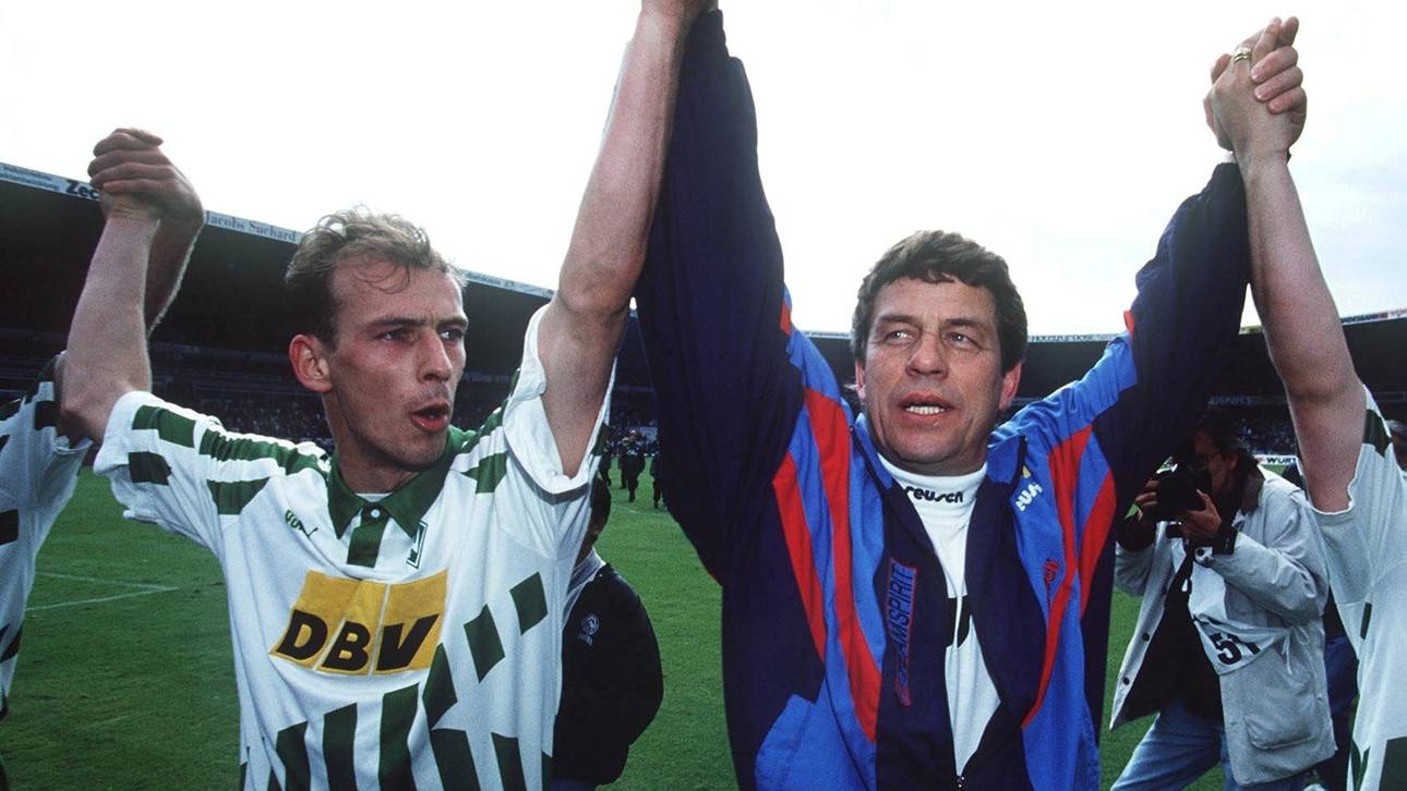 Mario Basler (l.) bei der Verabschiedung von Otto Rehhagel aus Bremen