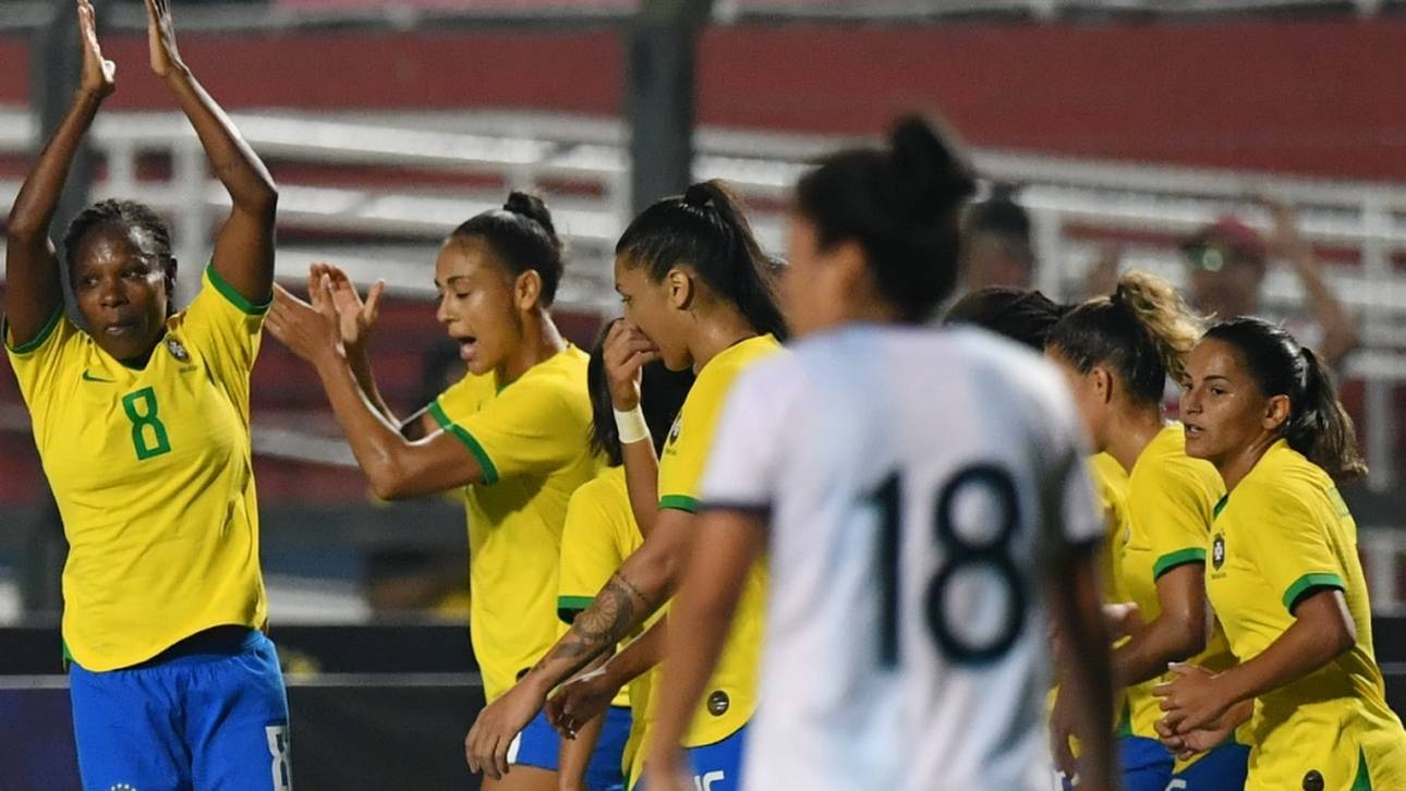 Brasiliens Frauen feiern Premiere