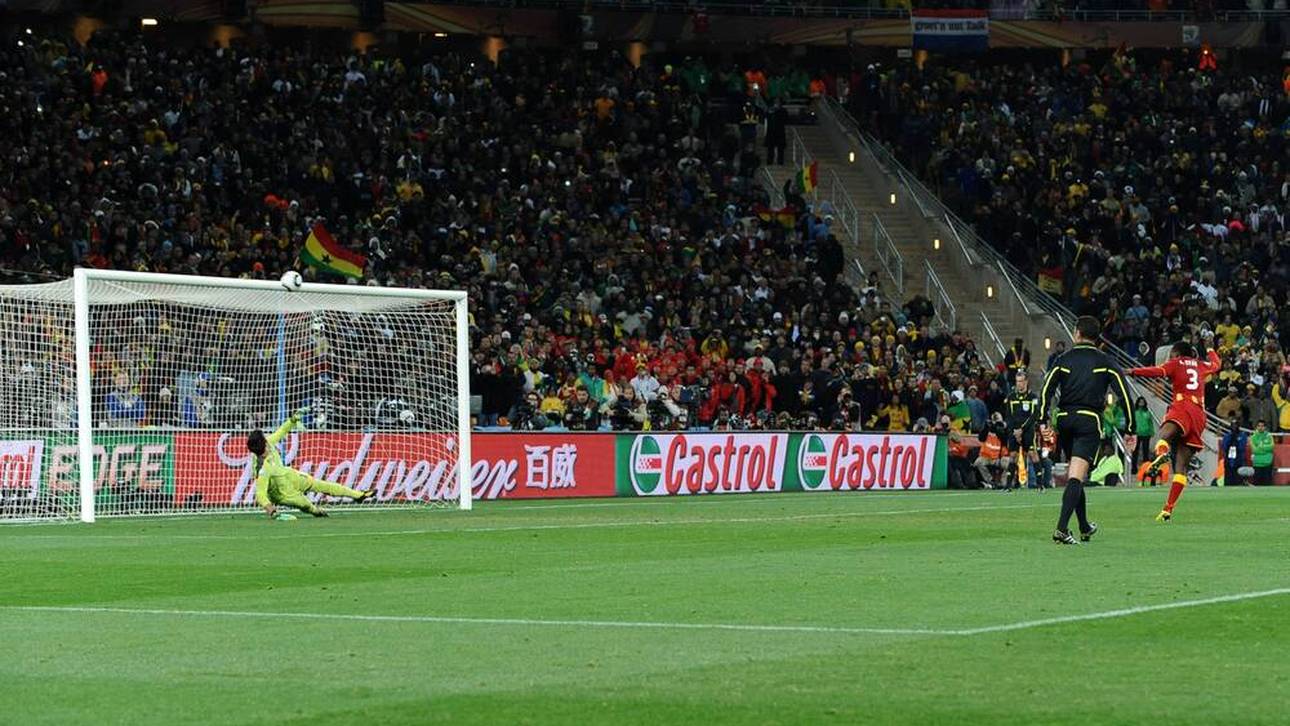 Asamoah Gyan wurde mit seinem Fehlschuss zum tragischen Helden. 