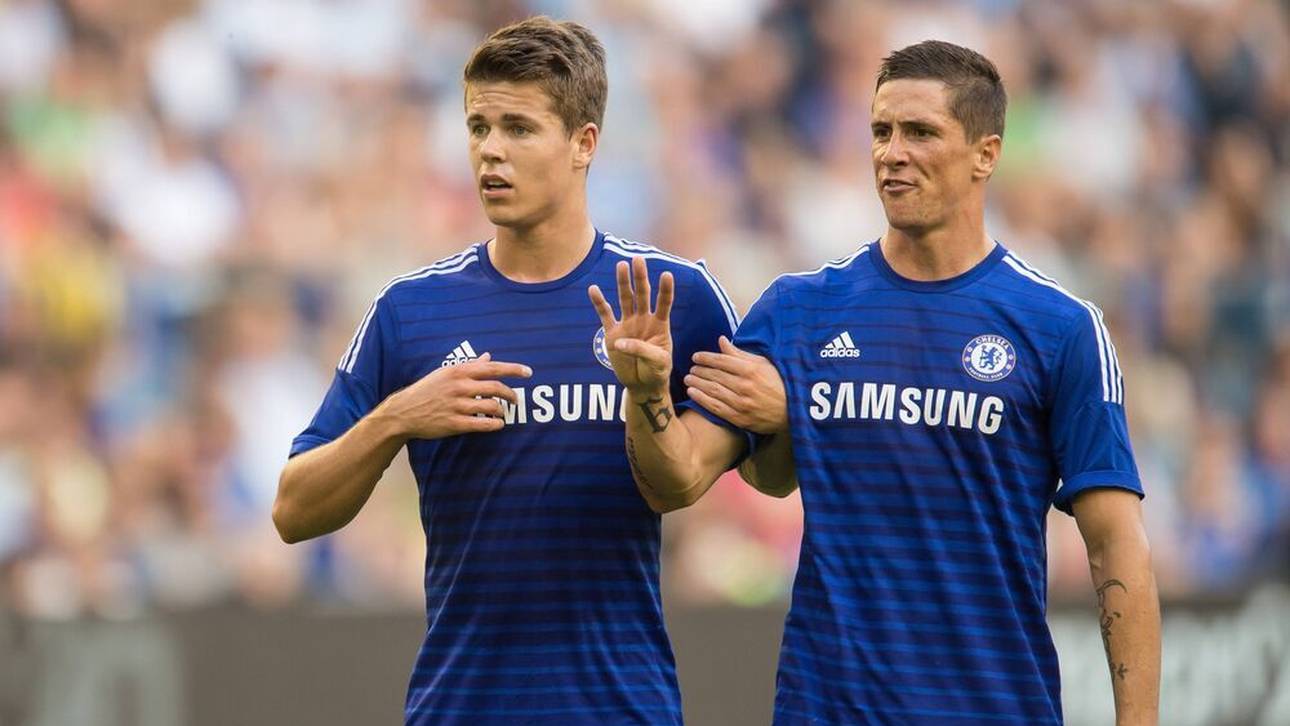Marco van Ginkel (l.) mit of Fernando Torres beim FC Chelsea
