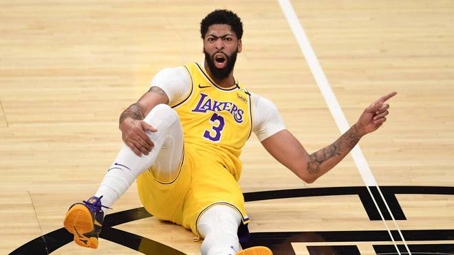 Nba Playoffs Anthony Davis Verletzt Sich Bei Lakers Niederlage Gegen Suns