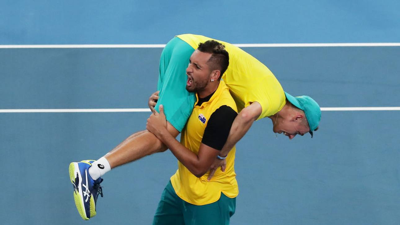 Australien nach Krimi im Halbfinale