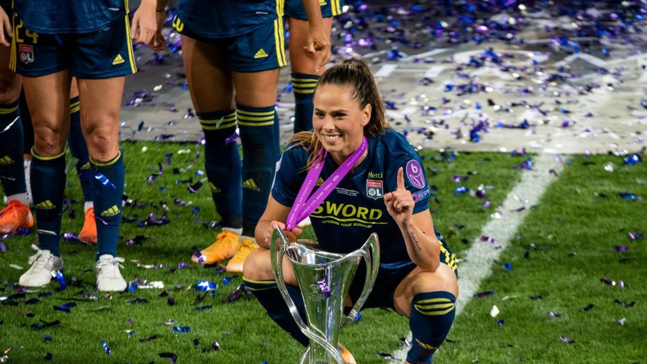 Klub muss bei Schwangerschaft zahlen!