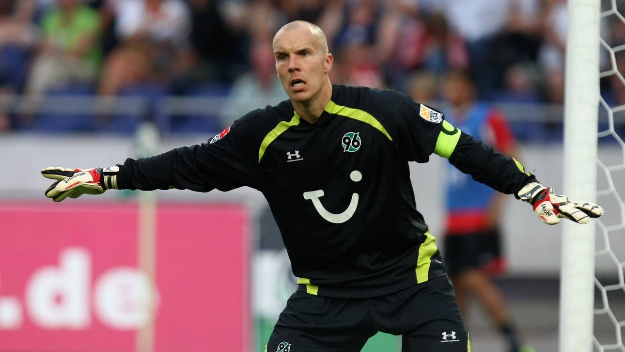 Löw besucht Enkes Grab zum Todestag