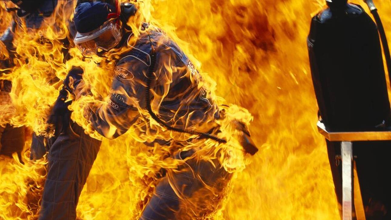 Beim Unfall von Jos Verstappen geriet 1994 auch ein Mitglied der Boxencrew in Brand