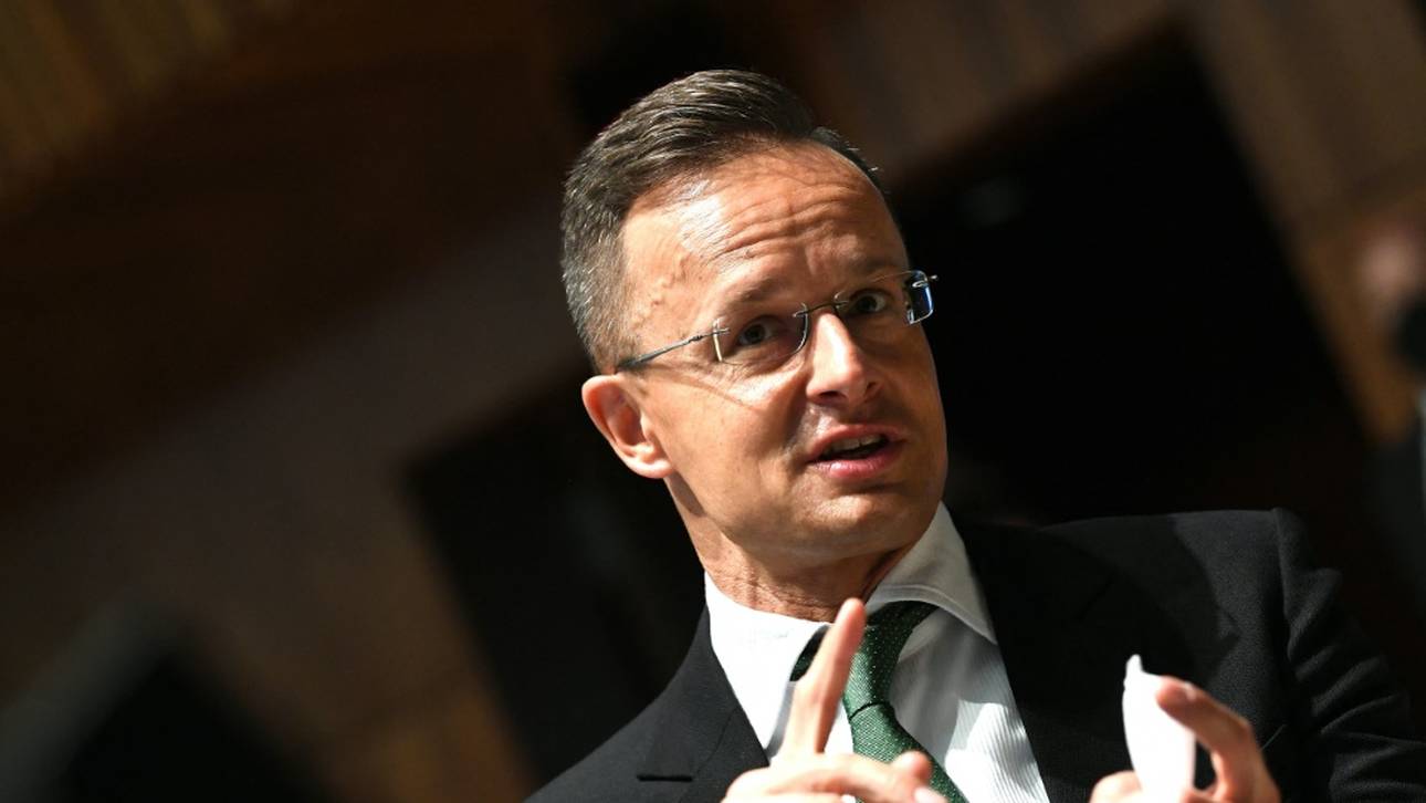 Nach Geisterspiel-Strafe: Ungarns Außenminister schießt gegen UEFA