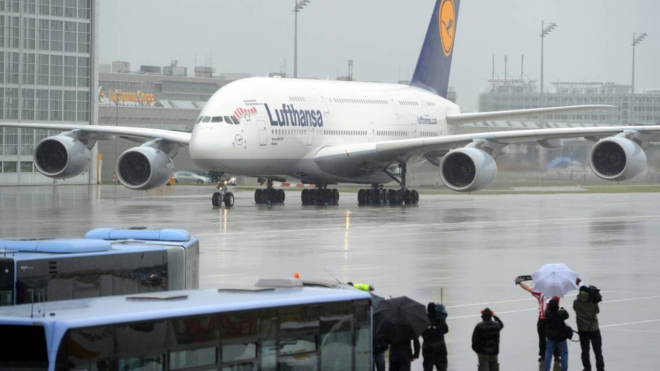 „Klare Botschaft“: Sonderlackierung am DFB-Flieger
