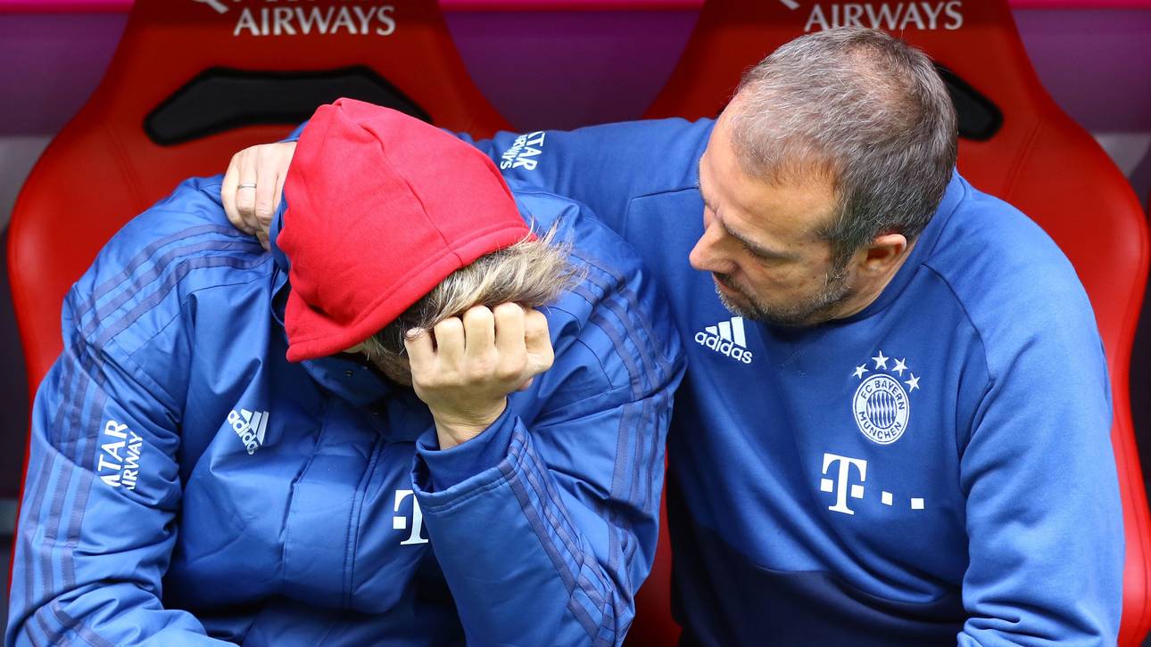 Javi Martínez musste vor dem Spiel gegen Hoffenheim von Hansi Flick getröstet werden