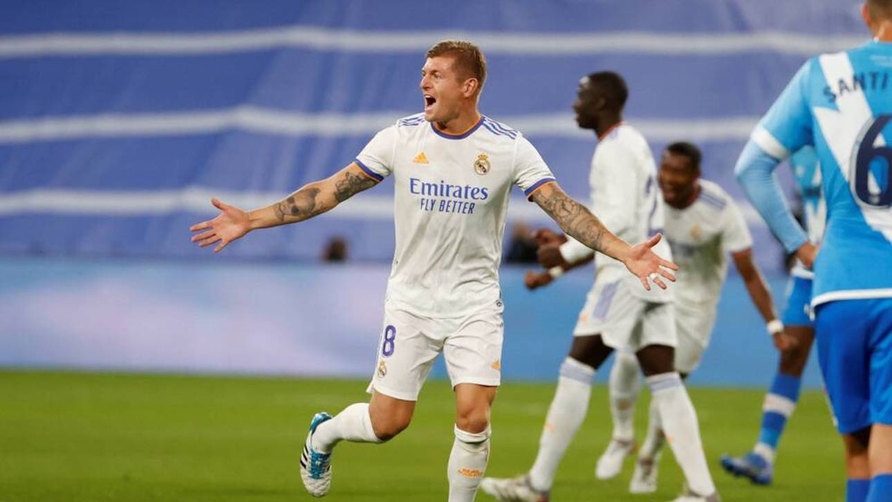 Kroos schießt Real an die Tabellenspitze