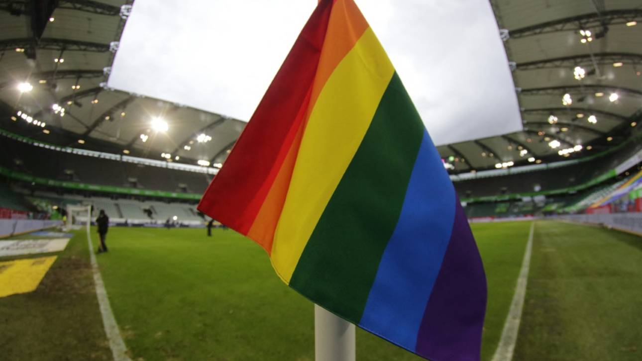 Regenbogen-Auto bei EM-Finale