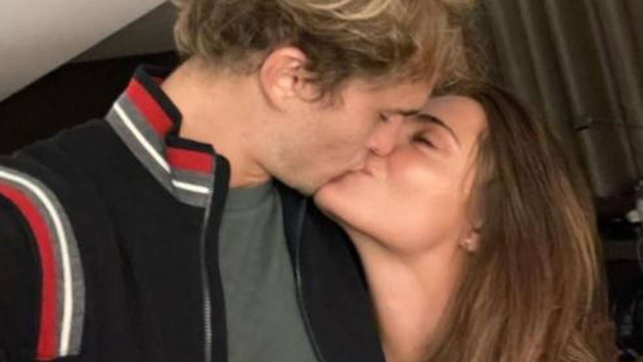 So wird Zverev von Thomalla getröstet
