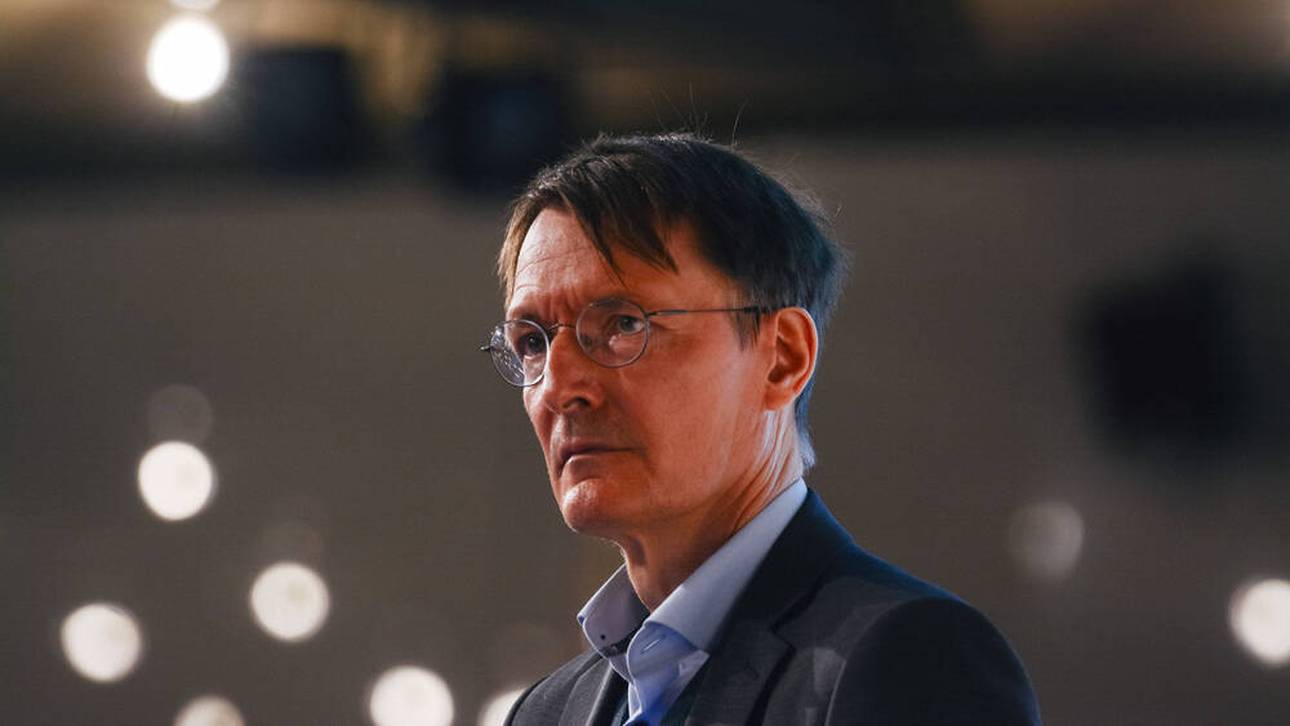 Lauterbach verteidigt DFB-Team