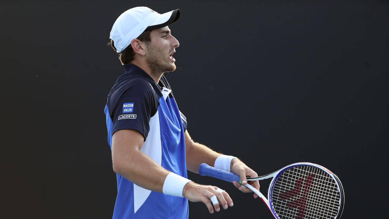 Banane: Referee weist Profi zurecht