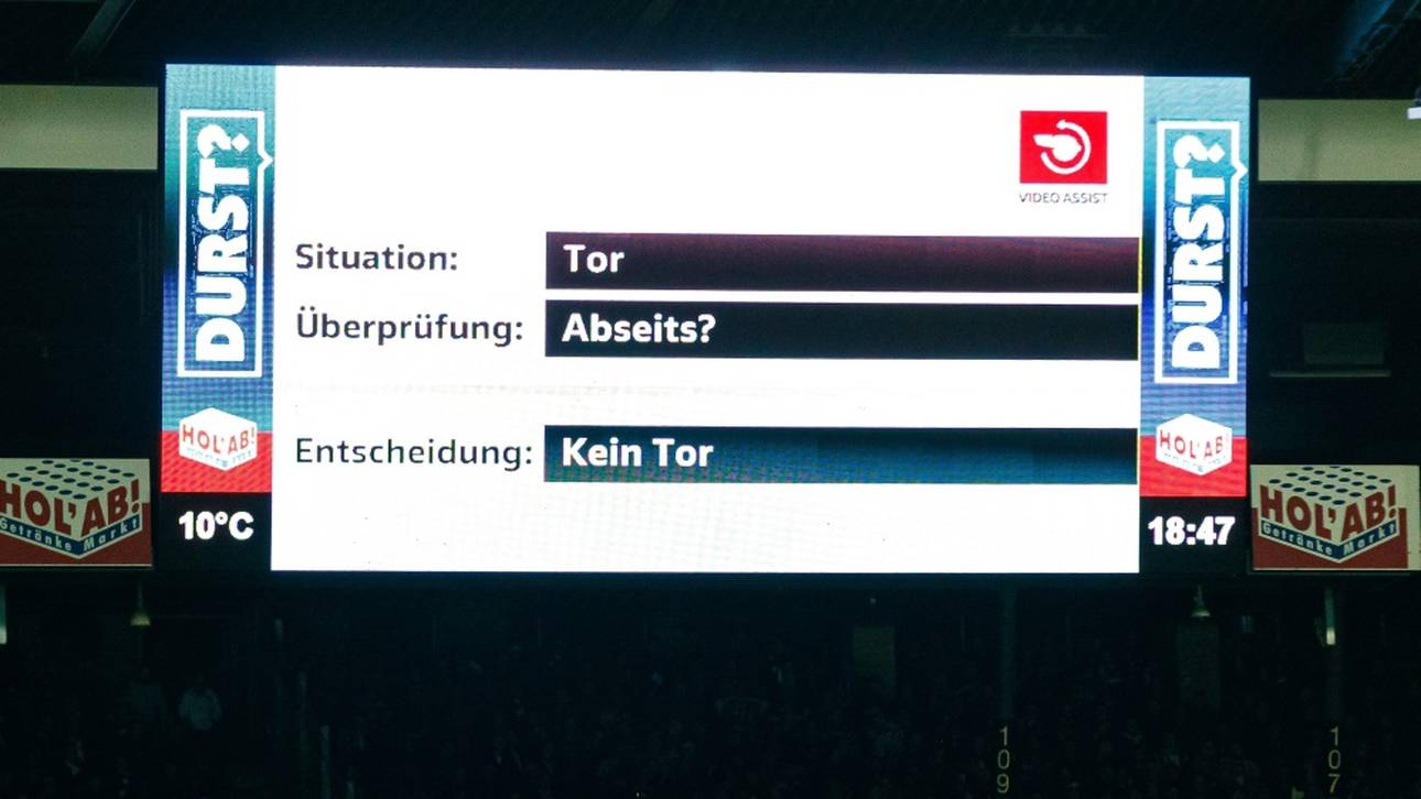 Schiedsrichter sollen Entscheidungen per Mikrofon erklären