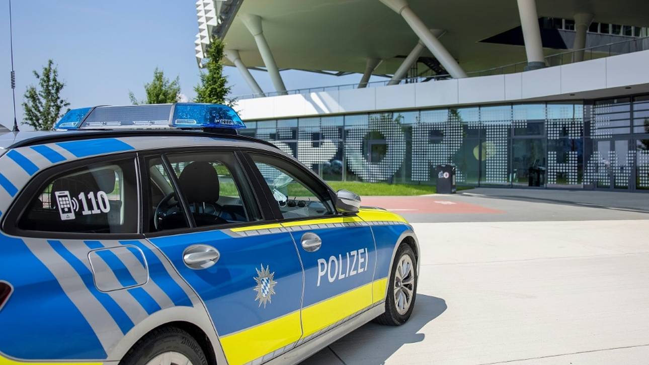 Vor Hansa gegen Pauli: Polizei entfernt Schweinsköpfe an A20