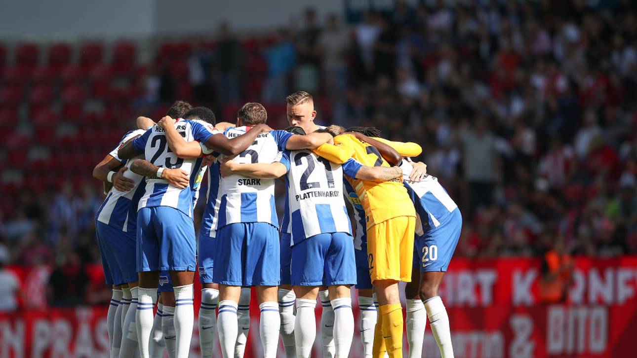 Hertha-Flugzeug von Blitz getroffen