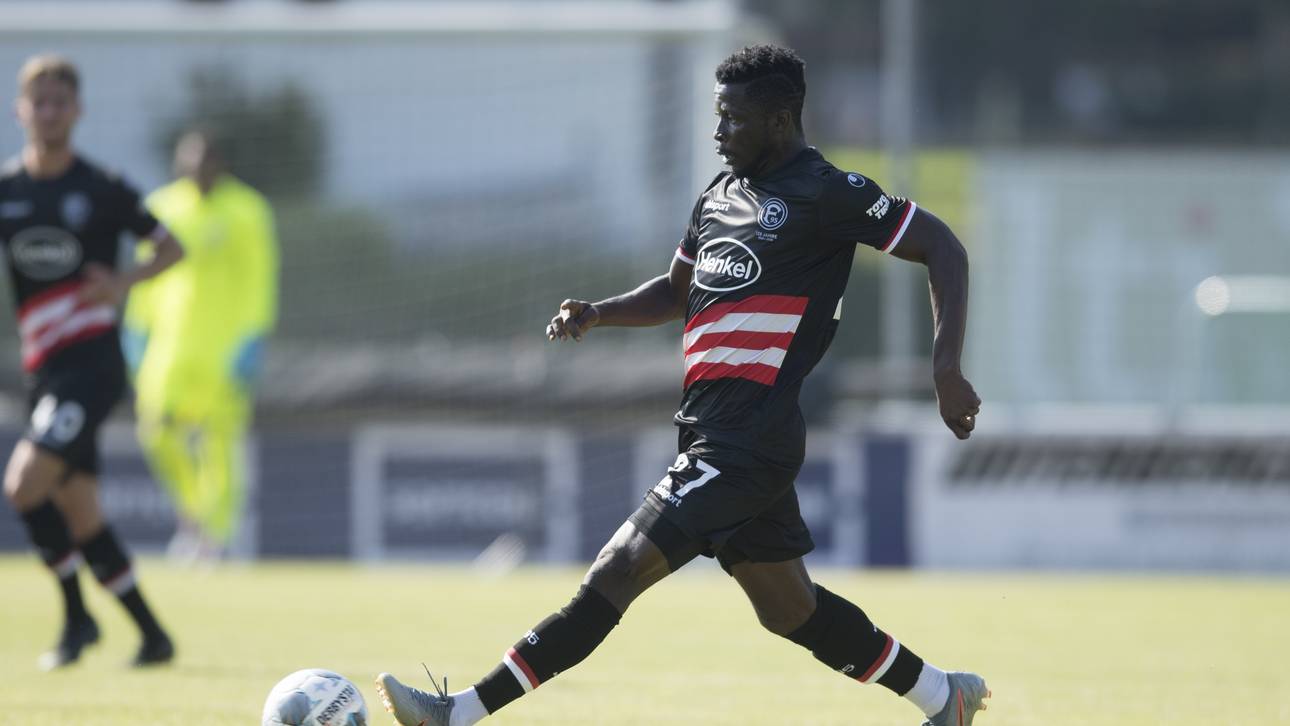 Ampomah feiert Startelfdebüt