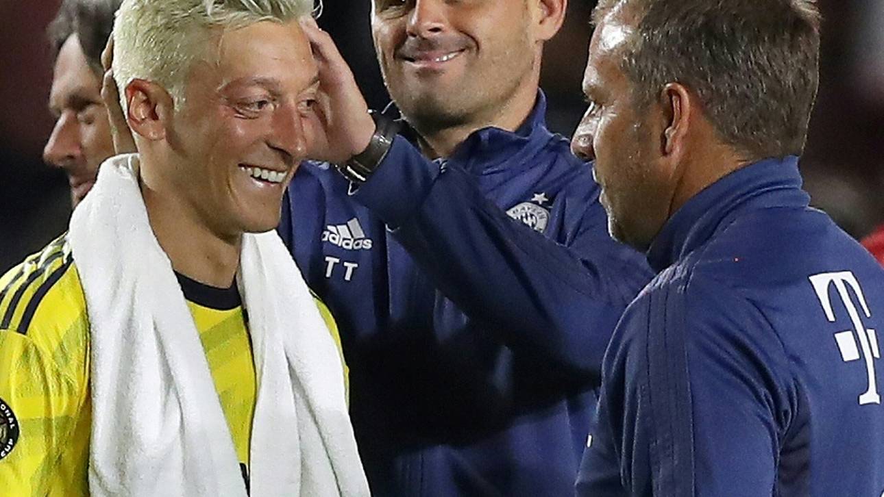 Flick lobt Özil in höchsten Tönen