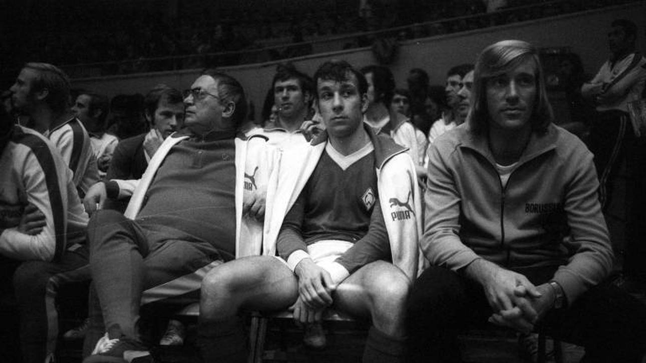 Horst Dieter Höttges (SV Werder Bremen) und Günter Netzer (Borussia Mönchengladbach) vor dem Sportgericht