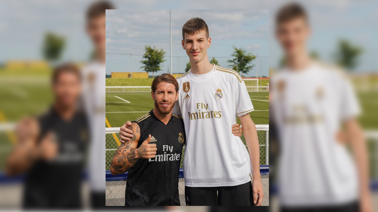 Erobert 15-jähriger Riese die NBA?