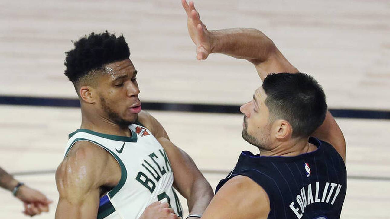 Giannis auf einer Stufe mit Jordan